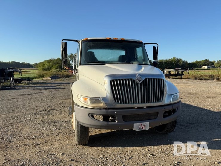 2002-international-durastar-4400-image-23