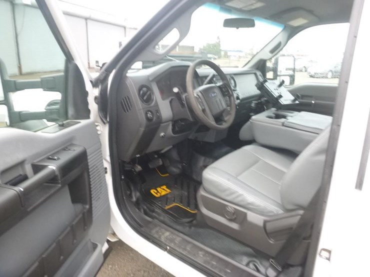 2015-ford-f550-image-21