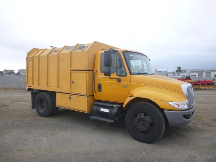 2004-international-durastar-4200-image-2