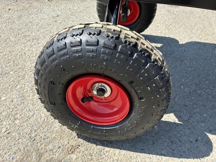 800lbs-capacity-poly-dump-cart-image-9