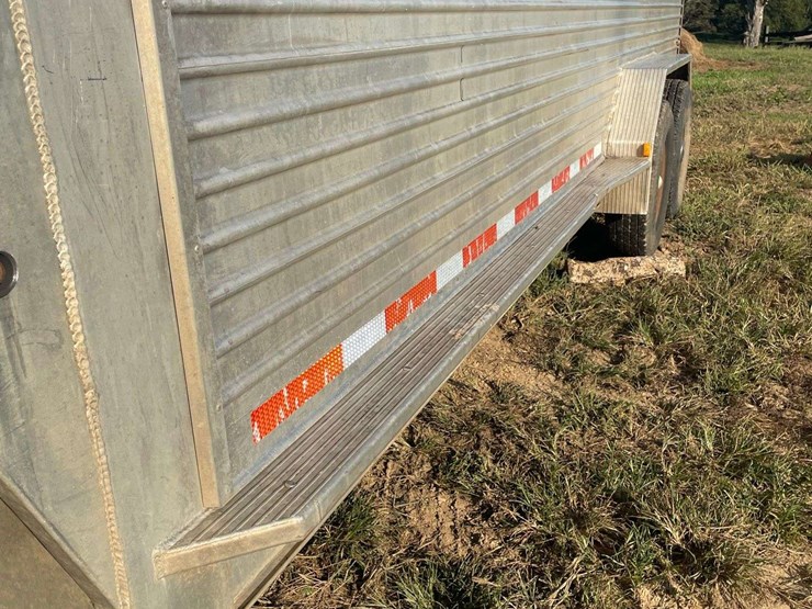 2003-20'x7'-feather-lite-aluminum-livestock-trailer-image-13