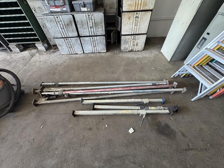 assorted-lot-of-support-jack-posts-assorted-lot-of-support-jack-posts-image-1