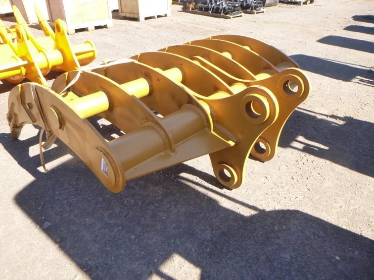 caterpillar-320-image-8