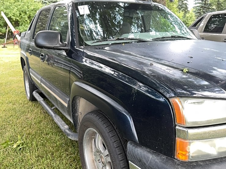 2006-4wd-chevy-avalanche,-az-vehicle,-no-rust,-206,972-miles,-runs-great-image-5