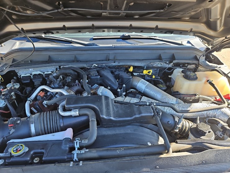 2015-ford-f550-xl-image-9