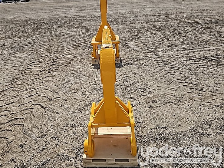 2025-caterpillar-315-image-4