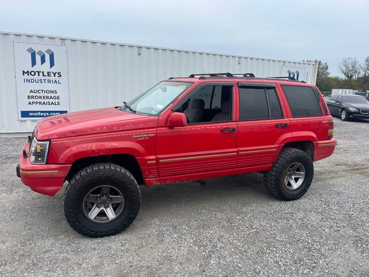 1995-jeep-grand-cherokee-limited-image-1