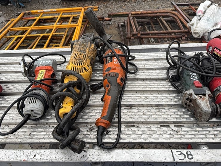 dewalt-d28494-electric-angle-grinder,-rigid-r1020-electric-angle-grinder-support-equipment-image-1