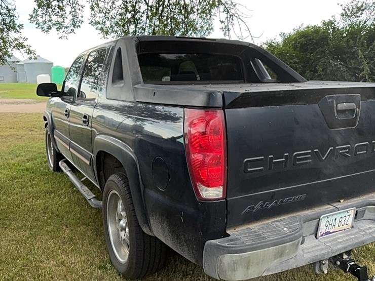 2006-4wd-chevy-avalanche,-az-vehicle,-no-rust,-206,972-miles,-runs-great-image-13