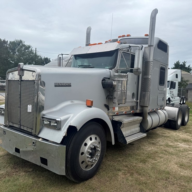 2007 KENWORTH W900