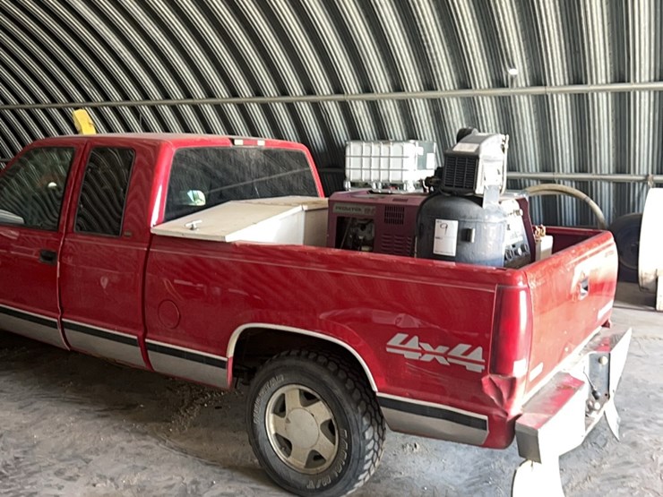 1998-chevrolet-half-ton-four-wheel-drive-pick-up,￼-showing-254,000-miles,-used-for-farm-service-pick-up,-works-great-image-29