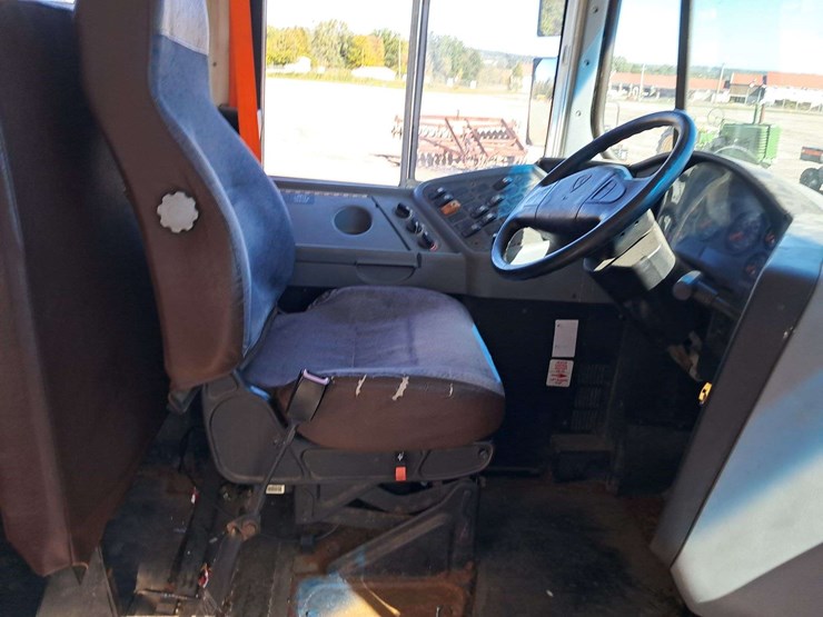 2015-ic-bus-pb105-school-bus-image-13