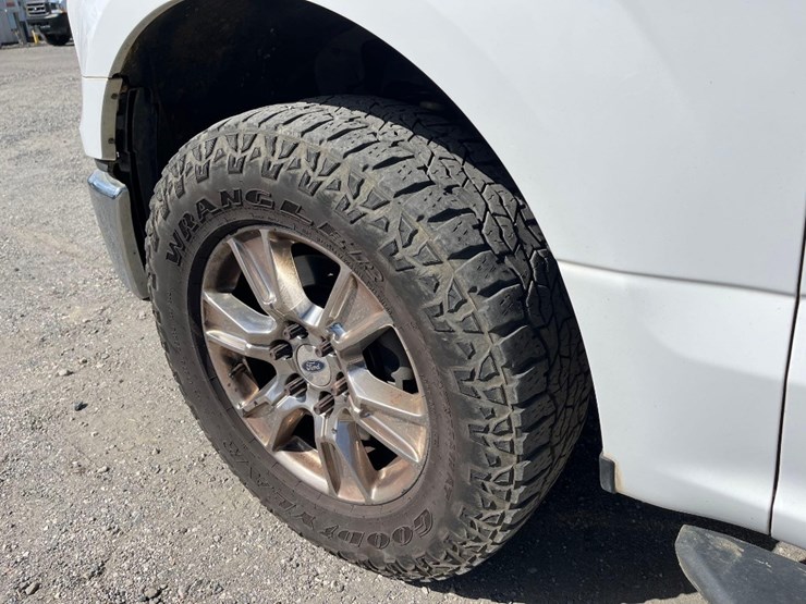 2015-ford-f150-lariat-image-13