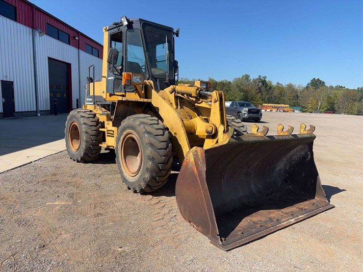 komatsu-180-wheel-loader-image-2