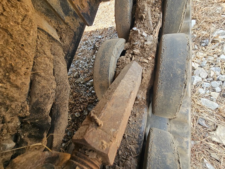 caterpillar-247b-image-64