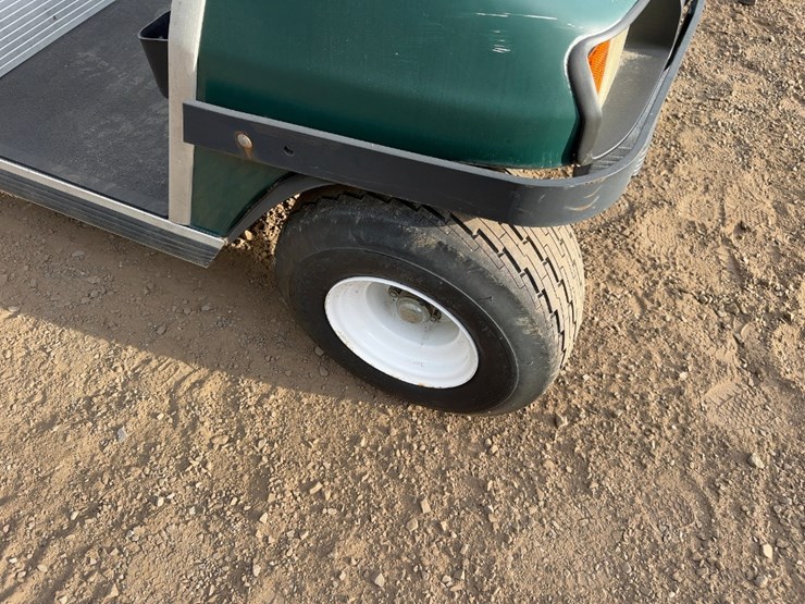 club-car-turf-ii-beverage-cart-image-8