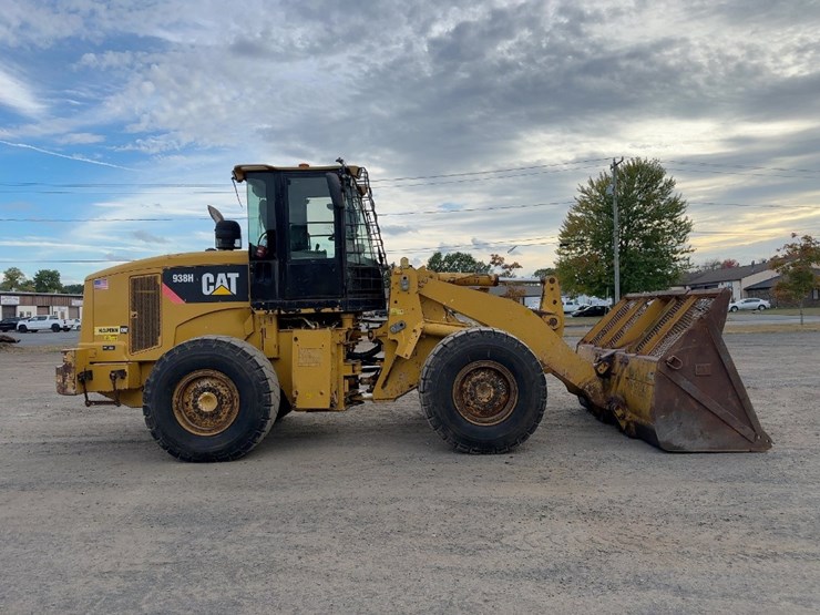 2011-caterpillar-938h-image-6