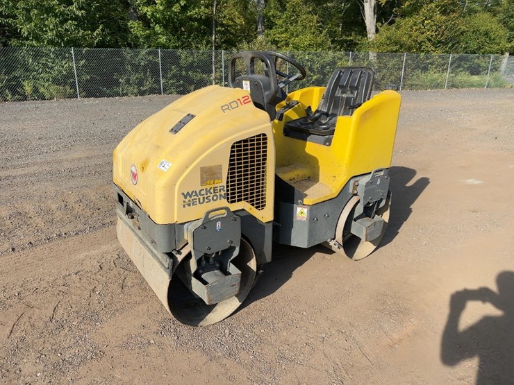 wacker-neuson-rd12-double-drum-vibratory-roller-image-1