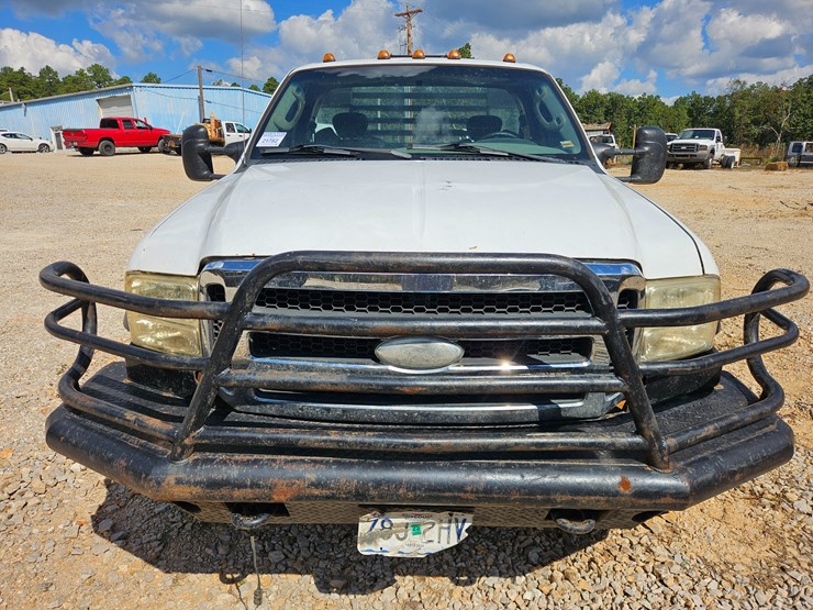 2005-ford-f550-image-25