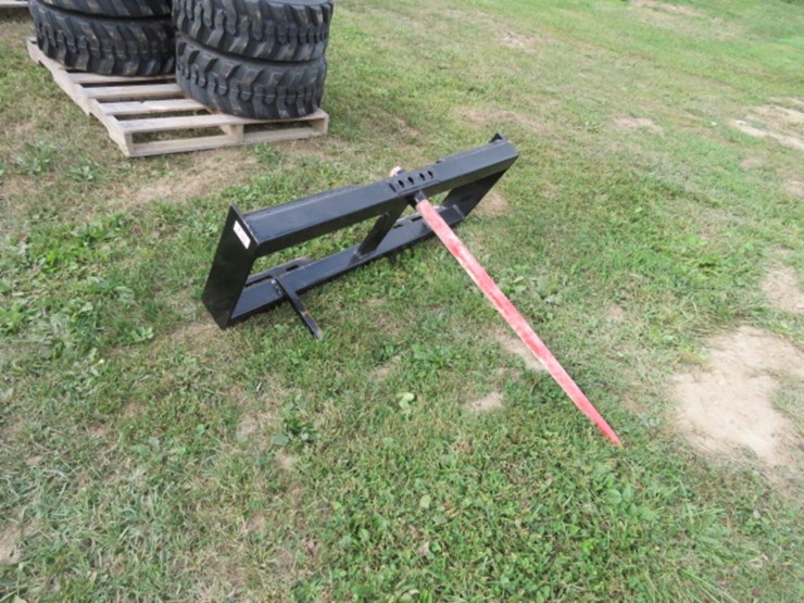 kivel-skidsteer-attach-bale-spear-image-1