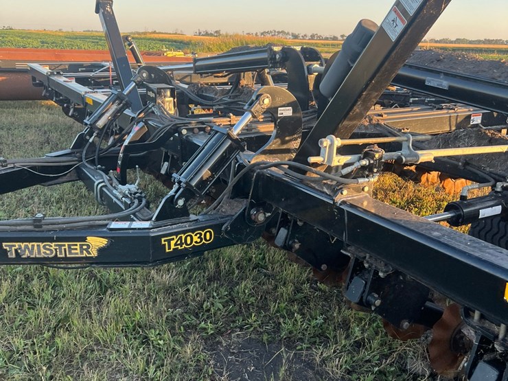 mandako-model-t4030-vertical-tillage-image-13