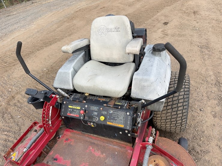 exmark-lazer-z-zero-turn-mower-image-10
