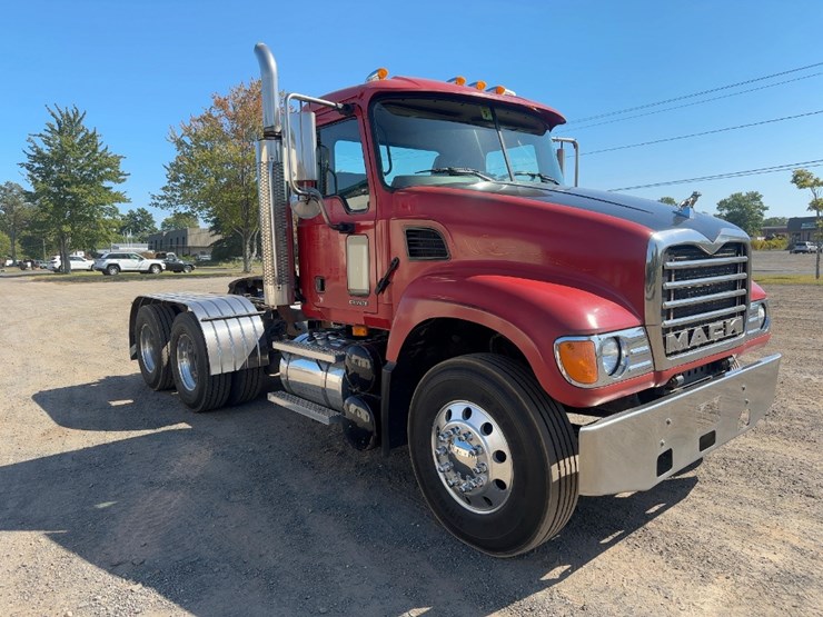 2003-mack-granite-cv713-image-7