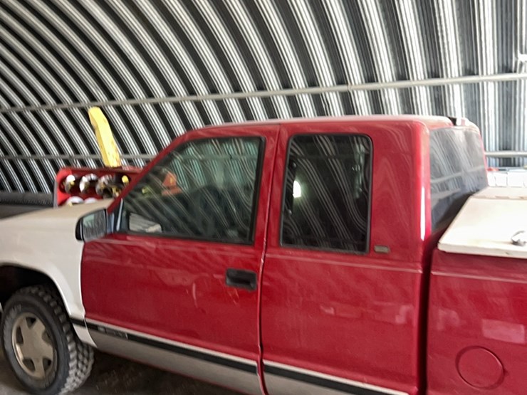 1998-chevrolet-half-ton-four-wheel-drive-pick-up,￼-showing-254,000-miles,-used-for-farm-service-pick-up,-works-great-image-33