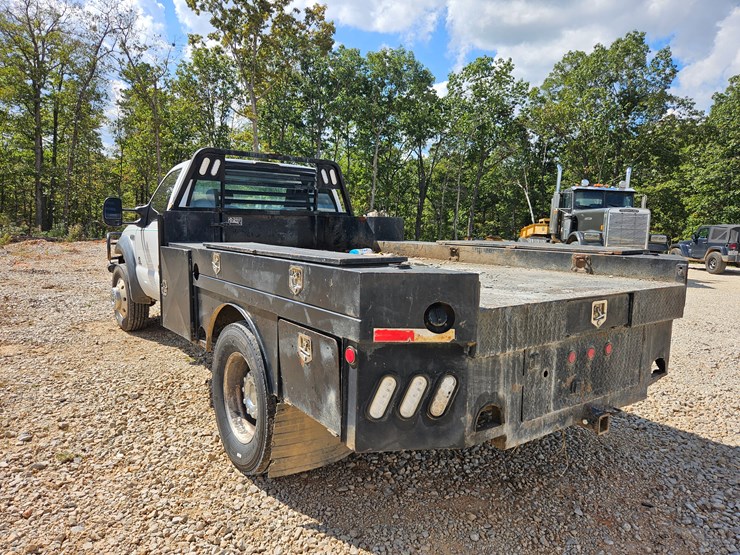 2005-ford-f550-image-11