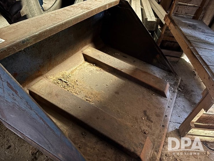 arrow-bucket-(dr12298)-image-2