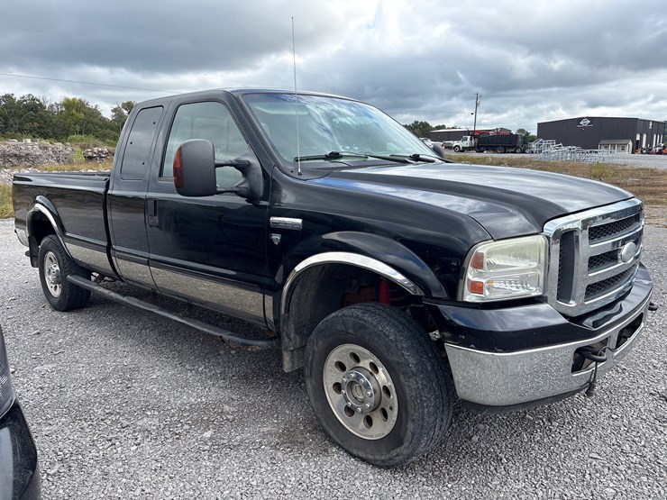 ford-f250-xlt-image-3