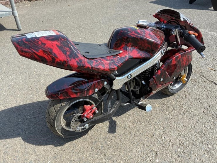 gas-powered-pocket-bike-image-3