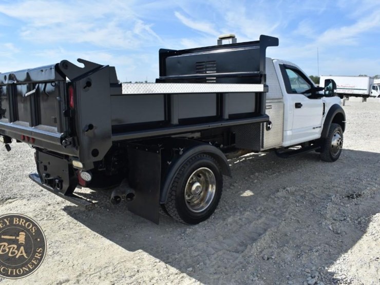 2017-ford-f550-image-16