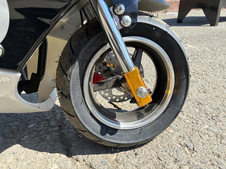 gas-powered-pocket-bike-image-7