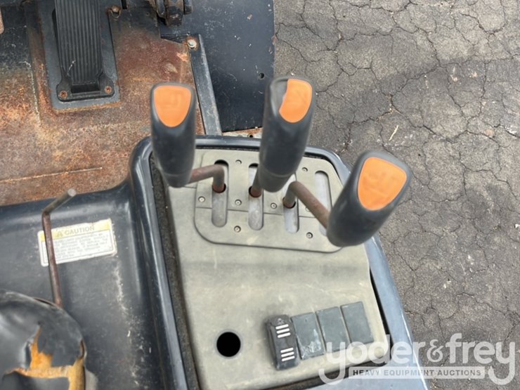 2012-doosan-g25-image-12
