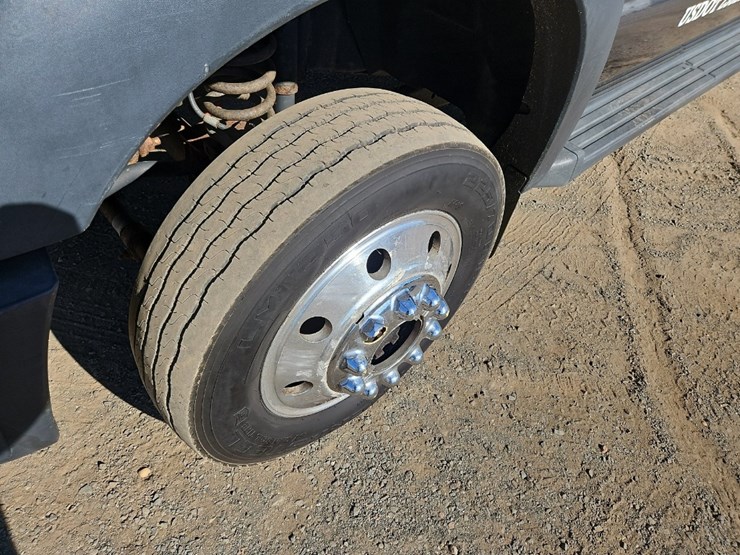 2015-ford-f550-xl-image-10