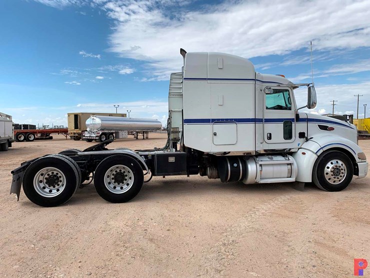 2012-peterbilt-386-image-3