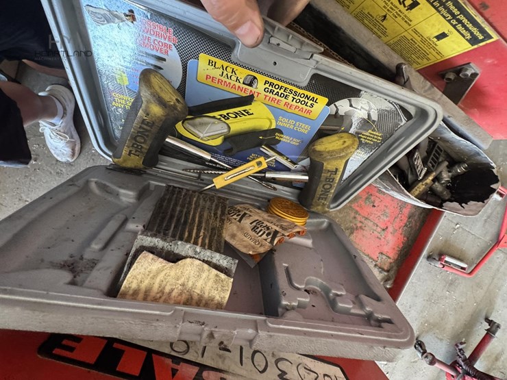 snap-on-rolling-tool-box-&-top-chest-with-side-cab-snap-on-rolling-tool-box-&-top-chest-with-side-cab-image-23