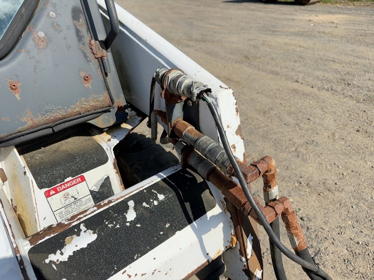 2003-bobcat-553-image-10