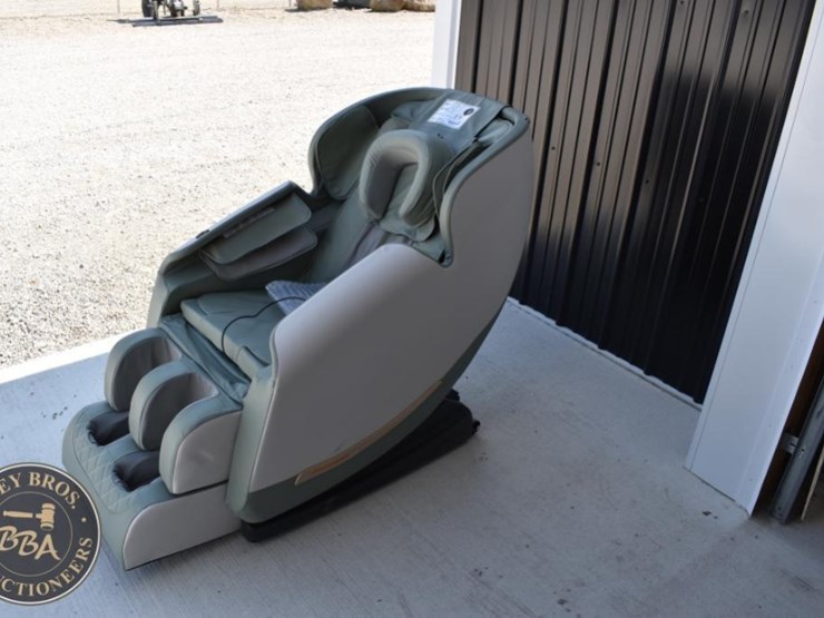 massage-chair-with-full-body-and-reclining-function-image-2