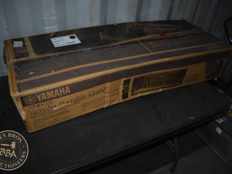 yamaha-ypg-235-portable-grand-keyboard-image-1