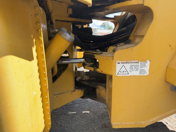 1998-caterpillar-966f-image-17