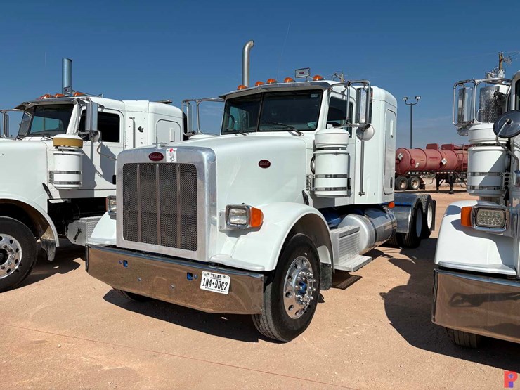 2012-peterbilt-367-image-3
