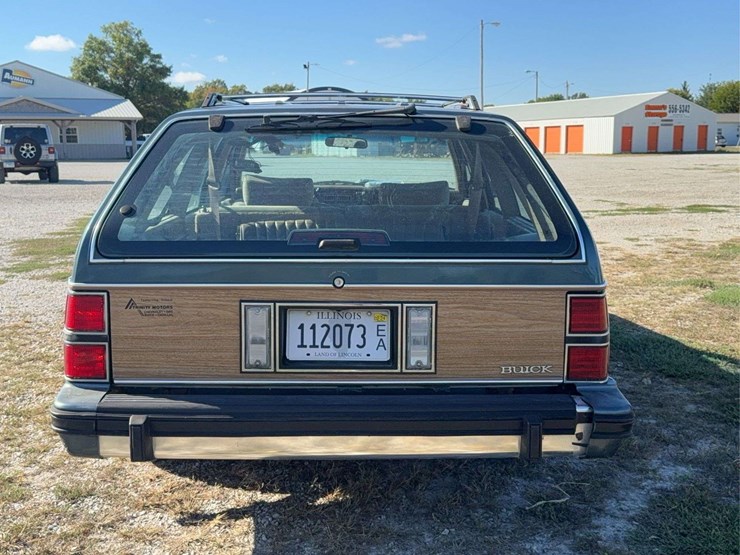 1194-buick-century-woody-station-wagon-image-6