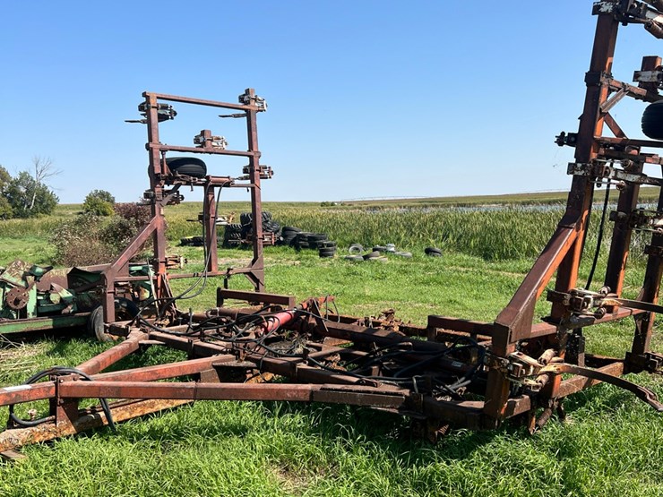 28’-chisel-plow-image-18