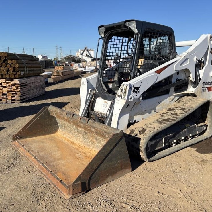 2022 BOBCAT T740