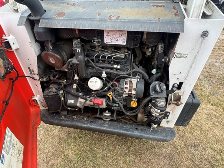 2019-bobcat-t595-image-8