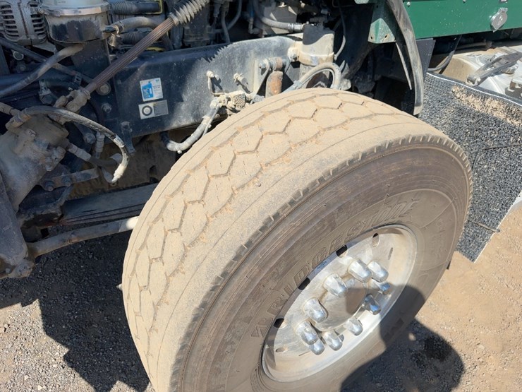 2018-kenworth-t800-image-10