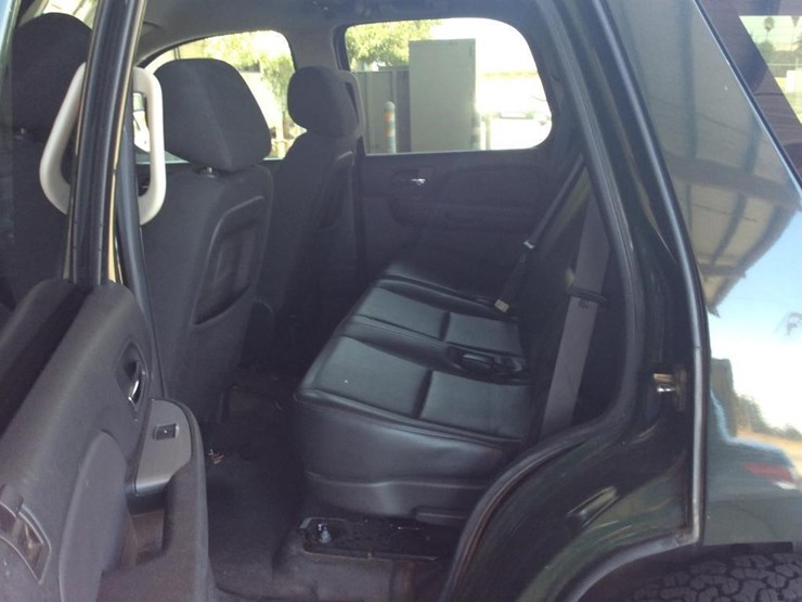 2014-chevrolet-tahoe-image-10