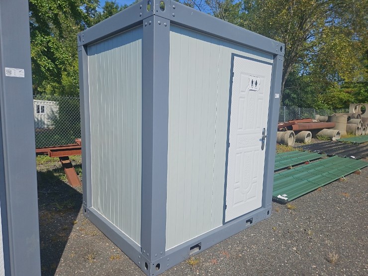portable-restroom-image-2